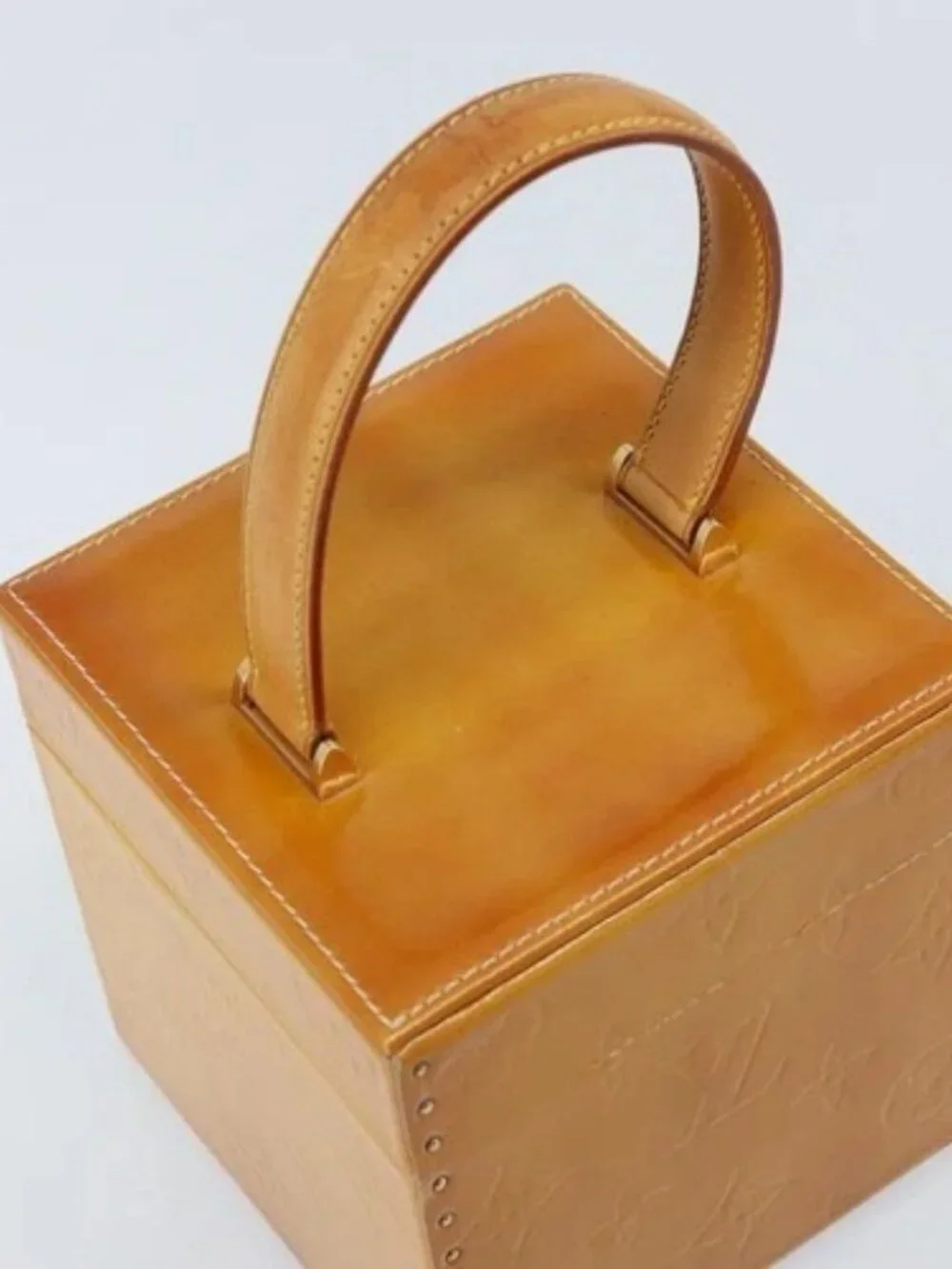 LOUIS VUITTON Monogram Vernis Bleecker Cosmetic Pouch Beige M91002 Auth 173131 - Picture 6 of 15